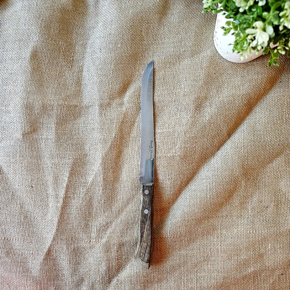 Vintage 1960 Regent Sherwood Knife Slicing Carving Serrated 8